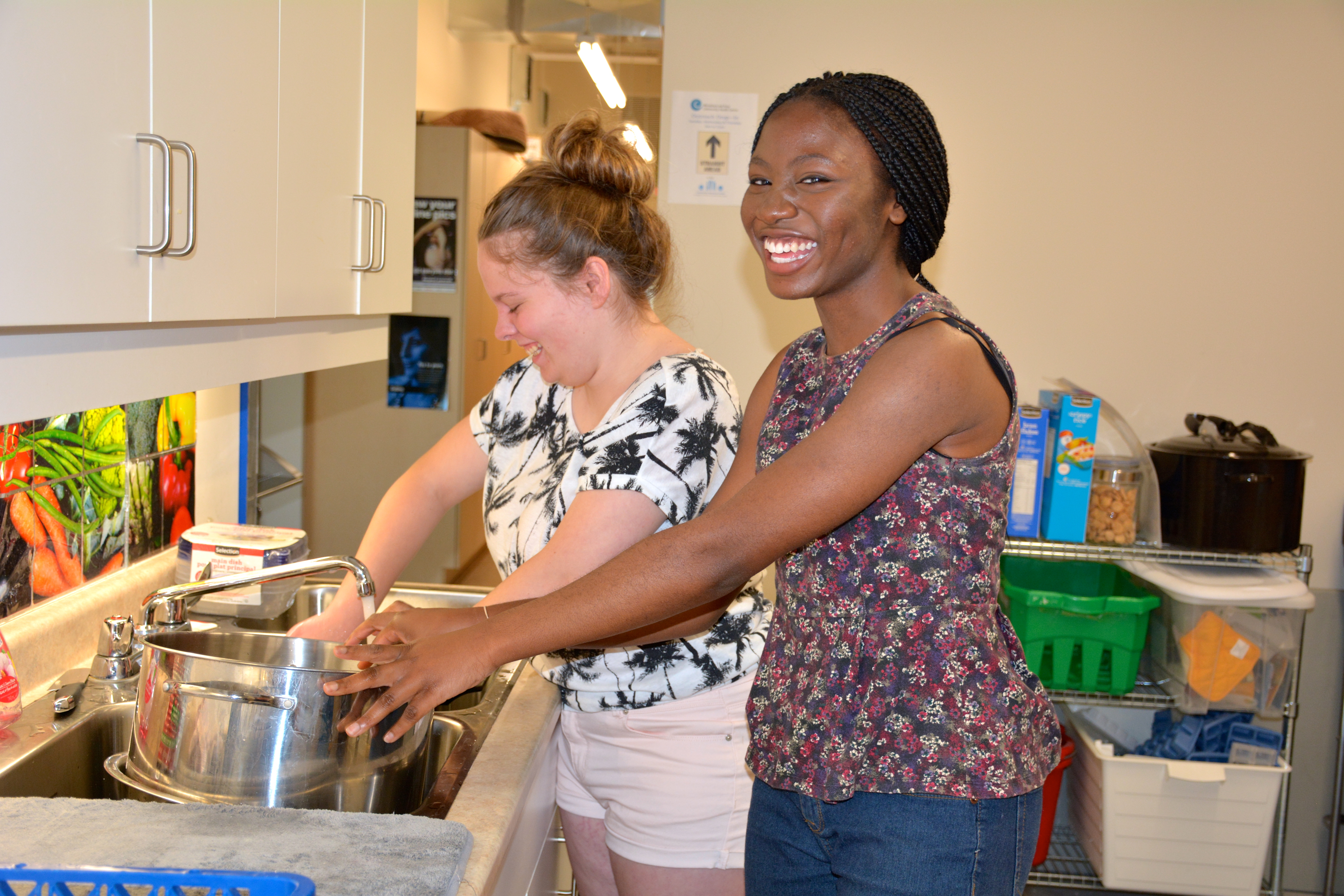 Youth volunteers in the kitchen